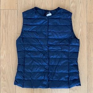 NWT Uniqlo Navy Ultra Light Down Vest (Size S)